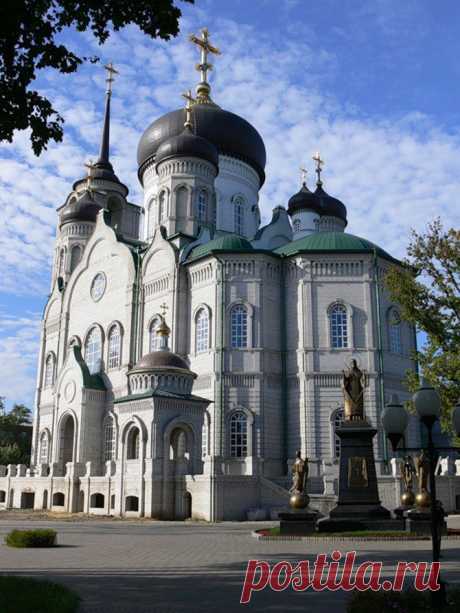 Красивейшие храмы России