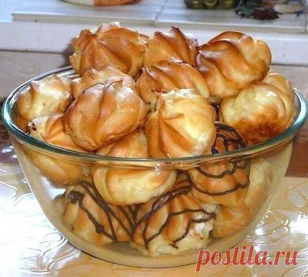 ЗАВАРНОЕ ТЕСТО И 6 ВКУСНЫХ РЕЦЕПТОВ С НИМ : 


1) Булочки из заварного теста с кремом  
2) Заварные пирожные  
3) Профитроли  
4) Профитроли с заварным кремом  
5) Пирожное Эклер  
6) Заварные пирожные «Лебеди». 


✔Сохраните РЕЦЕПТЫ, чтобы не потерять ✔Cтaвьтe KЛАСС и ПОДЕЛИТЬСЯ с друзьями,чтобы соxрaнить рецепт в лeнтe. СПАСИБО за лaйки и кoмментaрии - мы их очень ценим 

======================================================

Из заварного теста кулинары готовят эклеры, ...