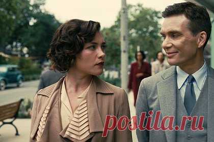 В Азии изменили сцену с обнаженной Флоренс Пью в фильме «Оппенгеймер». В Индии, Бангладеше и Индонезии изменили сцену с обнаженной Флоренс Пью в фильме «Оппенгеймер». Сообщается, что в эпизоде, где героиня артистки сидит в кресле полностью обнаженная, ей нарисовали платье с помощью монтажа. По словам источника, цензурные правки были внесены для обеспечения проката в азиатских странах.