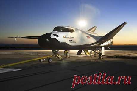Названы сроки первого запуска космического корабля Dream Chaser. Космический корабль Dream Chaser может быть впервые запущен в декабре — феврале на ракете Vulcan Centaur. Соответствующие сроки со ссылкой на исполнительного директора Sierra Space Тома Вайса называет SpaceNews. По его словам, интеграция космического корабля с ракетой состоится в декабре.