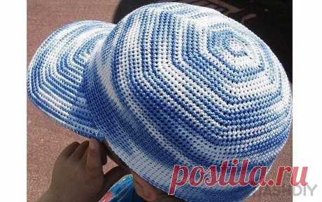 ДЕТСКАЯ КЕПКА КРЮЧКОМ,
описание: https://nash-diy.ru/vjazanie-aksessuary/golovnye-ubory-letnie/36-detskaja-kepka-krjuchkom.html