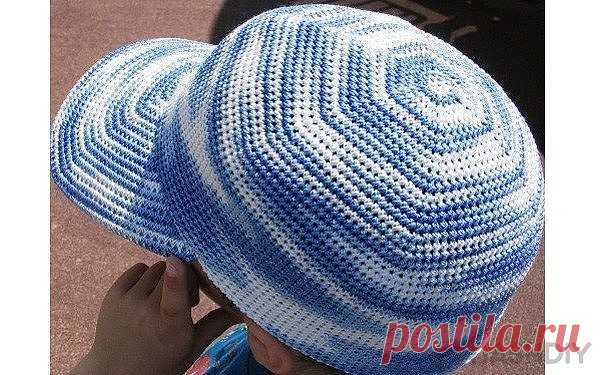 ДЕТСКАЯ КЕПКА КРЮЧКОМ,
описание: http://nash-diy.ru/vjazanie-aksessuary/golovnye-ubory-letnie/36-detskaja-kepka-krjuchkom.html