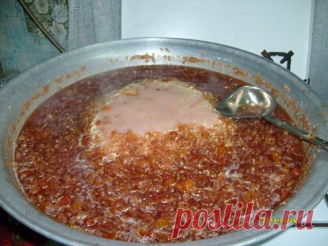 варенье из яблок  и черешни без косточек (черешню весной заготавливаю,выбираю косточки и в морозилку,когда варить варенье,размораживаю )