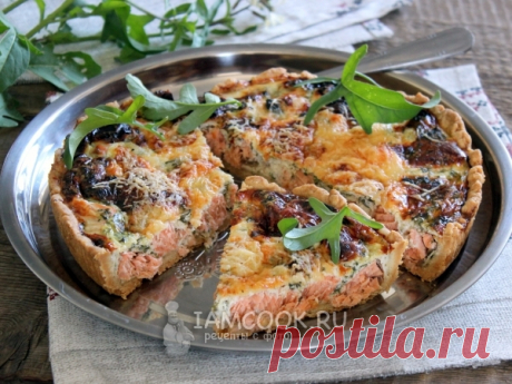 Киш с рыбой и шпинатом