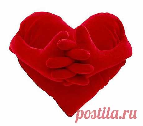 Подушка в форме сердца.