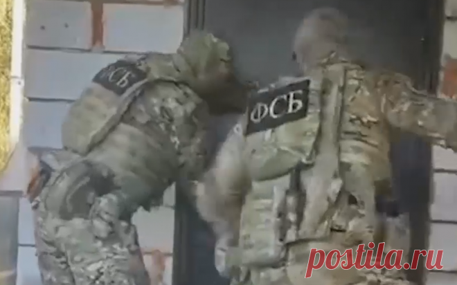 Силовики задержали двух подростков за попытку поджечь синагогу в Обнинске. По подозрению в попытке поджога частного дома в Обнинске Калужской области задержаны два подростка 15 и 16 лет, сообщила пресс-служба регионального СКР.