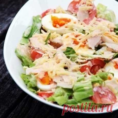 Салат с курицей,яйцом и помидором