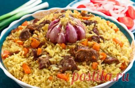 Секреты вкусного плова! 

* Морковь нужно резать длинной соломкой и ни в коем случае не тереть. Не бойтесь переборщить с длиной, чем длиннее соломка, тем вкуснее плов. 

* Лучшая посуда для плова — толстая чугунная кастрюля, глубокая и толстая сковорода, чугунный казан. В любом варианте – с плотно прилегающей крышкой.
Показать полностью…
