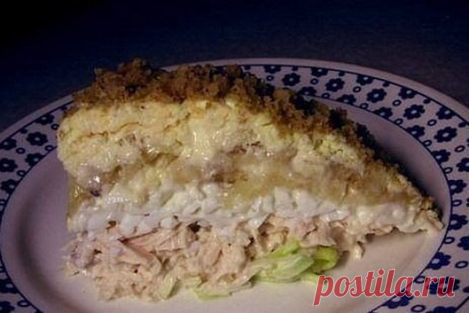 Слоеный салат «Нежность» с курицей и бананом, рецепт — Вкусо.ру