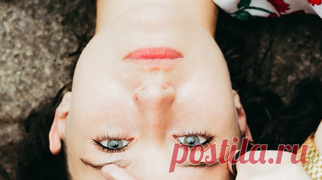 Коронавирус — феноменальное явление. И дело не только в его широком и быстром распространении. Коронавирус диктует, как нам жить, что делать, где работать и в каком настроении пребывать. Он вселил в нас страх будущего: поеду ли я в отпуск? «Закроют» ли мой город? Смогу ли я завтра купить гречку с макаронами? Такой страх ведет к плохим мыслям и ажиотажу в магазинах. Как от него избавиться? Вот что на эту тему пишут авторы новинки «Спокойно, ты справишься!». Больше о книге → mif.to/MjoYv