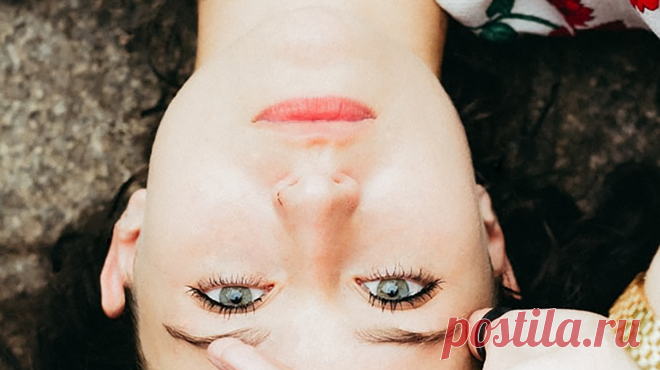 Коронавирус — феноменальное явление. И дело не только в его широком и быстром распространении. Коронавирус диктует, как нам жить, что делать, где работать и в каком настроении пребывать. Он вселил в нас страх будущего: поеду ли я в отпуск? «Закроют» ли мой город? Смогу ли я завтра купить гречку с макаронами? Такой страх ведет к плохим мыслям и ажиотажу в магазинах. Как от него избавиться? Вот что на эту тему пишут авторы новинки «Спокойно, ты справишься!». Больше о книге → mif.to/MjoYv