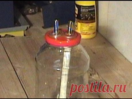 как сделать сухопарник из банки или барботер из банки, how to make a bubbler for moonshine - YouTube