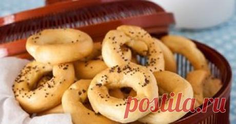 Russian Monday: "Sushki" - Sweet Tea Bread, Baked Crunchy Round Snacks I use to love these little tea breads when I was a child and I still love them today. I buy them often in Russian grocery store near us, b...