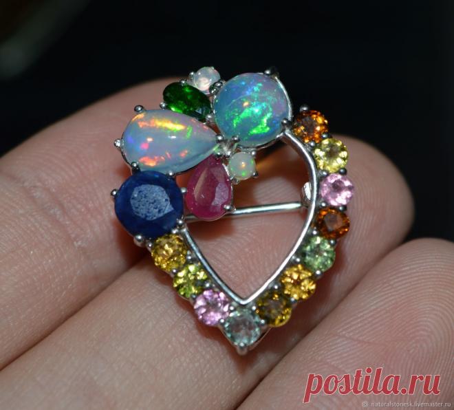 Брошь-булавка: с натуральными опалами и корундами – купить на Ярмарке Мастеров – KA8AGRU | Брошь-булавка, Красноярск Купить Брошь-булавка: с натуральными опалами и корундами в интернет-магазине на Ярмарке Мастеров, цена: 3000 ₽. Товары ручной работы с доставкой по России и СНГ. ✓Описание, фото ✓Отзывы реальных покупателей