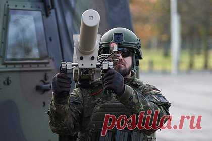 В НАТО оценили успехи «военного Шенгена» в Европе. Евросоюз и НАТО до сих пор не смогли создать систему «военного Шенгена» для свободного перемещения военных грузов по Европе, заявил глава Объединенного командования НАТО по тыловому обеспечению и логистике (JSEC) генерал-лейтенант Александер Зольфранк. Он предупредил о проблемах в регионе в случае конфликта с Россией.