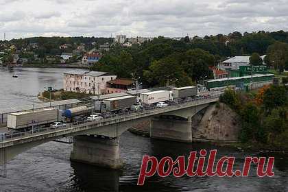 Эстония запретила ввоз в Россию партии шарикоподшипников. Таможня Эстонии задержала на границе с Россией грузовик с прицепом с партией шарикоподшипников, которые попадают под санкции из-за возможности использования в военной промышленности. После проверки обнаружилось, что груз содержал 7841 шарикоподшипник, 215 чехлов для шарикоподшипников, а также 2106 иных подшипников.