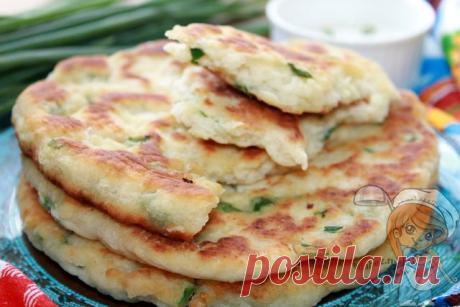 Лепешки с зеленым луком на сковороде. Рецепт теста на кефире