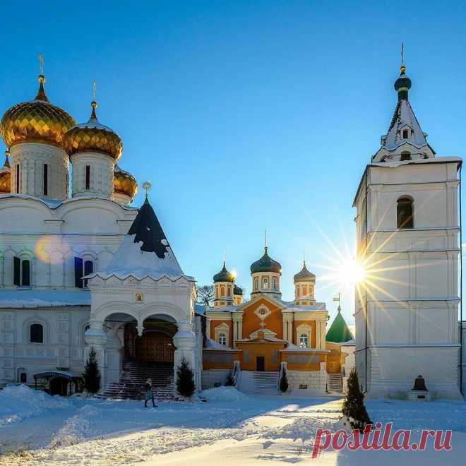 Весна близко.
Свято-Троицкий Ипатьевский монастырь. Кострома. 📷 1grom