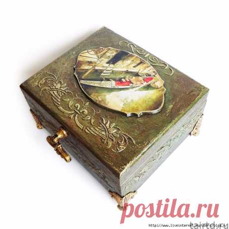 Декупаж шкатулки распечатками. Многослойное окрашивание.