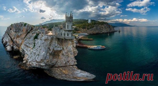 Присоединив Крым, Россия разозлила Америку: Вашингтон боится, что Европа узнает правду о полуострове Соединенные Штаты Америки злятся на Россию, которая не позволила реализоваться их планам по будущему Крымского полуострова, заявил экс-министр юстиции Словакии Ян Чарногурский. Соединенные Штаты фактически обозлились на Россию, которая не позволила реализоваться их планам на Крым...
