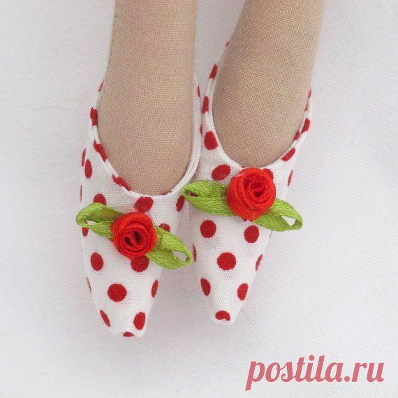 Классика жанра. Туфельки для тильды..