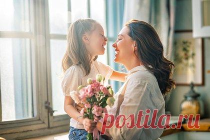 Какого числа отмечается День матери в 2025 году. День матери в России ежегодно отмечается в последнее воскресенье ноября. В этот праздник принято поздравлять всех мам и бабушек, а еще беременных женщин. В отличие от 8 Марта, День матери посвящен только тем, у кого есть дети. «Лента.ру» рассказывает, какого числа День матери отмечается в 2025 году.