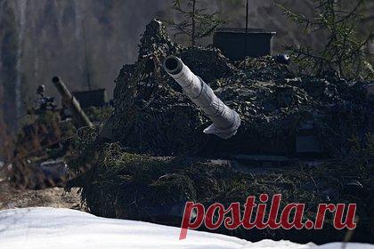 Полковник объяснил принцип работы российского комплекса РЭБ «Волнорез». Военный эксперт, заведующий кафедрой политического анализа и социально-психологических процессов РЭУ имени Плеханова, полковник в отставке Андрей Кошкин объяснил принцип работы российского комплекса радиоэлектронной борьбы (РЭБ) «Волнорез». Специалист рассказал, что эта система мобильна и проста в использовании.