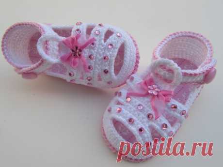 Sandalinha de Bebê | sapatinhos de croche baby sapeca | Elo7 Sandalinha verão 2016 Gisele , feita com linha 100% algodão com muito amor e carinho para deixar as princesas ainda mais linda ótima para presentear, faço do RN a 3 de 3 a 6, meses, faço nas cores que desejar, favor informar cor e tamanho no ato da compra se possível medir o pezinho do bebe do ca...