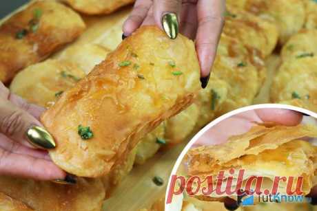 Многослойные хрустящие Роти с сиропом и зеленым луком