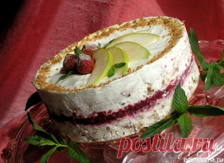 Торт-мороженое с безе и красными ягодами пользователя Ольга♥Ч
