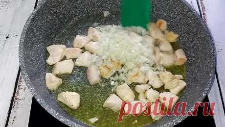 Макароны с грибами и курицей со сливками.
