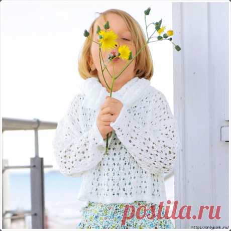 БЕЛЫЙ ДЖЕМПЕР С ВОЛАНАМИ