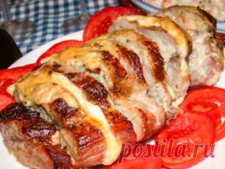 Свинина в духовке с сыром