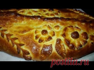 Кулебяка с капустой, луком и яйцом.