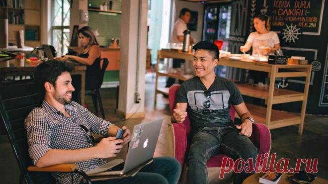 Кто из нас не мечтает поддерживать непринужденную беседу с иностранцами, поражая их изящными каламбурами и остроумными шутками. Но стоит носителю языка оказаться перед вами — и вы чувствуете себя так, будто вообще не умеете разговаривать. В волшебной книге «Как перестать учить иностранный язык и начать на нем жить» Анастасия Иванова рассказывает, как научиться свободно общаться. С пошаговым планом! P.S. До воскресенья включительно бумажную, электронную и аудиоверсии книги можно купить со…