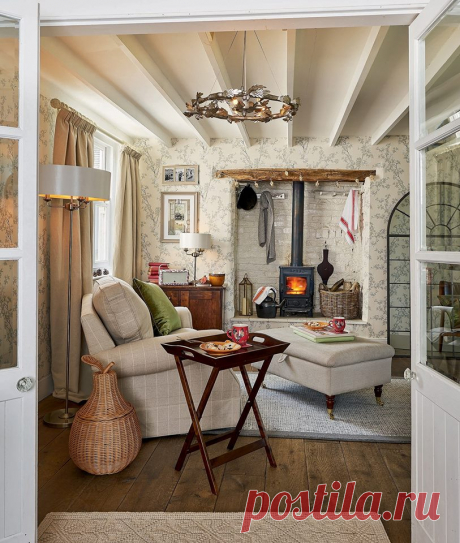 (3) Laura Ashley - Home