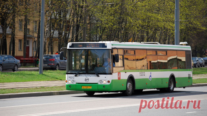 Во Владивостоке сгорели восемь автобусов. Во Владивостоке на автобусной стоянке сгорели восемь транспортных средств на площади 160 квадратных метров. Об этом сообщает РИА Новости со ссылкой на управление МЧС по Приморскому краю. "Сегодня утром на автостоянке на улице ...