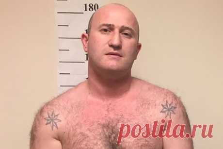 Ставленника вора в законе Зураба Кутаисского отдали под суд с ОПГ «Халиулинские». В Челябинске семеро участников организованной преступной группы (ОПГ) «Халиулинские» и их главарь предстанут перед судом за ряд тяжких преступлений. Одному из обвиняемых вменяется статья 210.1 УК РФ («Занятие высшего положения в преступной иерархии»). Речь идет о ставленнике вора в законе Зураба Кутаисского.