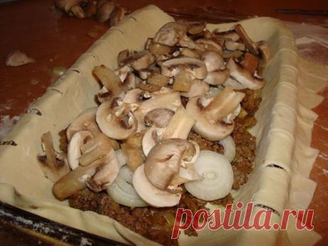 Быстрый мясной пирог с грибами
