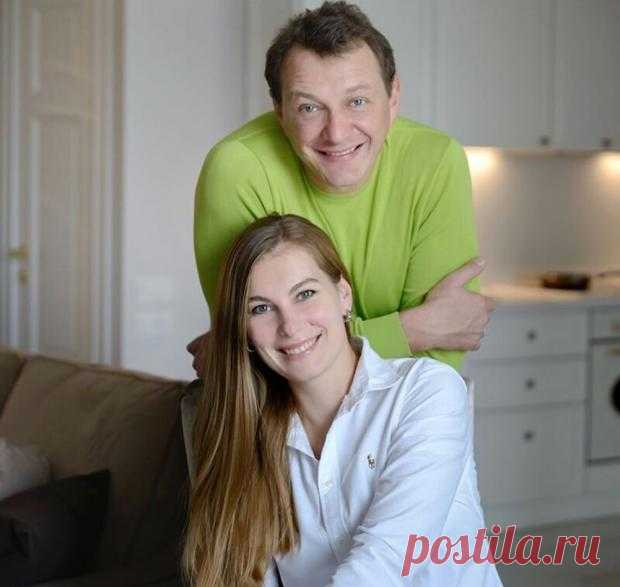 Марат Башаров вернулся в семью: актер навестил жену и сына отдыхающих в Таиланде