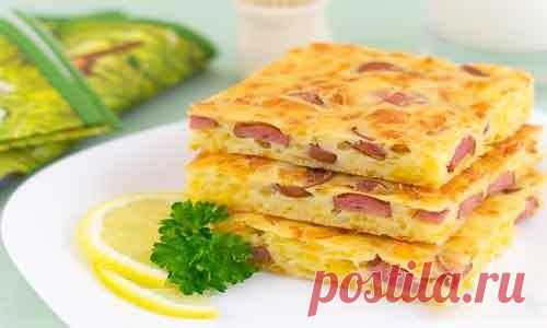 Необычный пирог с сыром и сосисками