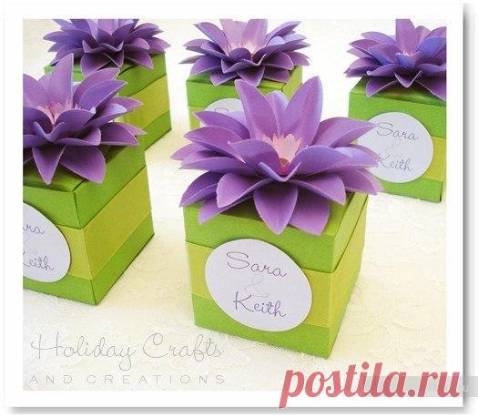 Идея для украшения подарка бумажным цветком / Украшение для дома к празднику. Упаковка подарков, подарочные коробки своими руками / КлуКлу. Рукоделие - бисероплетение, квиллинг, вышивка крестом, вязание