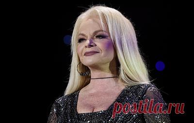 Депутат ГД Гаврилов: решение ВС по делу Долиной станет ориентиром для судей. Председатель комитета Госдумы по вопросам собственности, земельным и имущественным отношениям отметил, что история со случаем артистки вышла за рамки частного спора между певицей и покупательницей ее квартиры