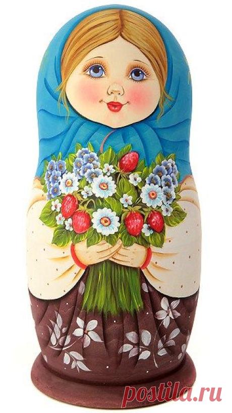 (262) Matryoshka (Russian nesting doll) in a blue shawl. #folk #art #matryoshka | matrioshka