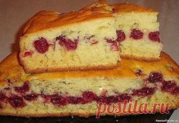 Пирог с вишней Просто, вкусно, доступно. Приятного семейного чаепития🍒🥞☕🍮🍰Ингредиенты и приготовление :&nbsp;Яйца - 2 шт.,&nbsp;сахар - 1 ст.,&nbsp;сметана - 1ст.,&nbsp;сливочное масло - 100 гр. (можно маргарин),&nbsp;сода - 1 ч. л.,&nbsp;мука - 2 ст.,&nbsp;вишня - 0,5 л.&nbsp;Яйца взбить с сахаром,...