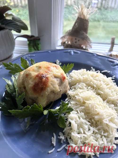 Колобки из куриных грудок с начинкой.