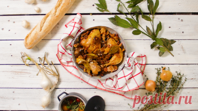 Fricassé de Poulet  Le poulet à la moutarde, un classique savoureux qui fait toujours son petit effet à table.