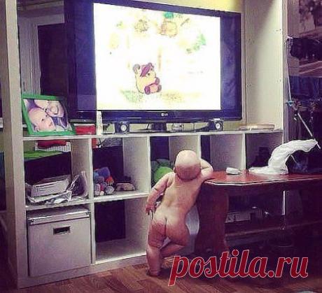 - Мам, я решил.. я сегодня по бабам поеду!!!!...Куда ты поедешь?!!!!!!!... 
- Ну, по бабам — сначала к бабе Зое, ...а потом к бабе Люде…