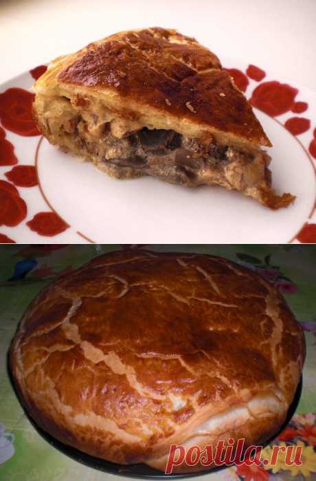 Слоеный пирог с курицей и грибами
