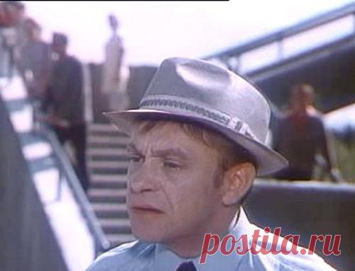 12 октября 1929 года родился замечательный советский актер Ролан Быков